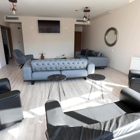 ילובה Beksiti Hotel מראה חיצוני תמונה