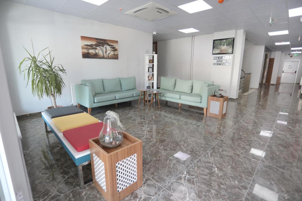 ילובה Beksiti Hotel מראה חיצוני תמונה